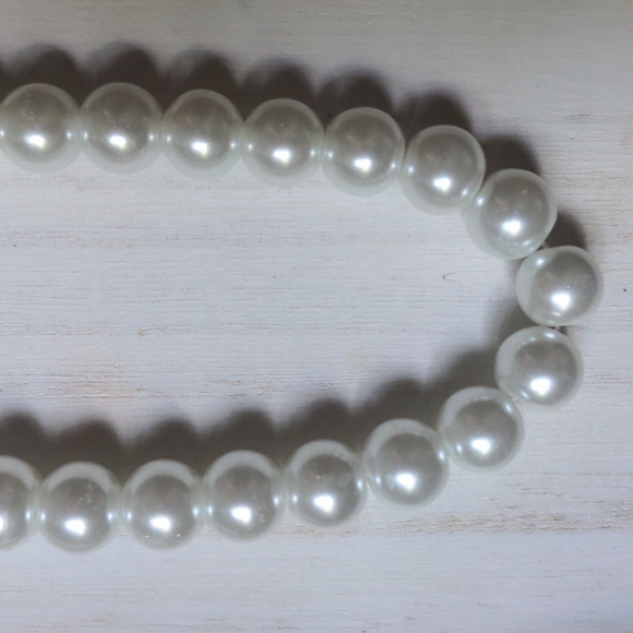 Pearl Necklace and Drop Earrings, white, 16" necklace - Picture 4 of 6